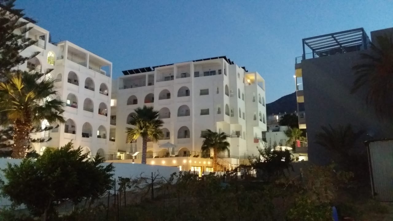 Außenansicht Glaros Beach Hotel
