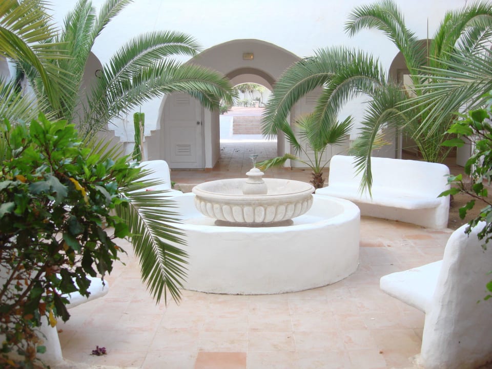 Menzel - Nebengebäude Iris Hotel & Thalasso