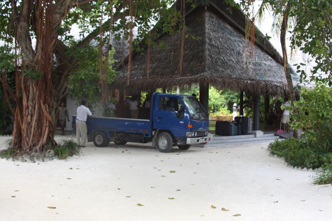 Der erste LKW, den ich auf den Malediven sah Adaaran Select Hudhuran Fushi - Premium All Inclusive