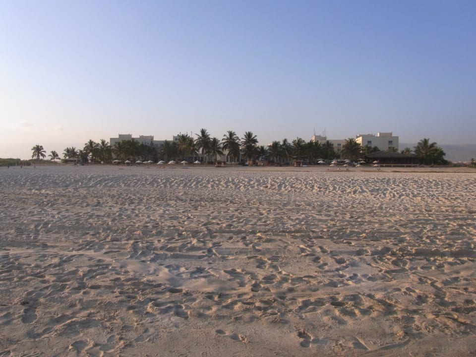 Eine Hoteloase im weiten Strand Hilton Salalah  Resort