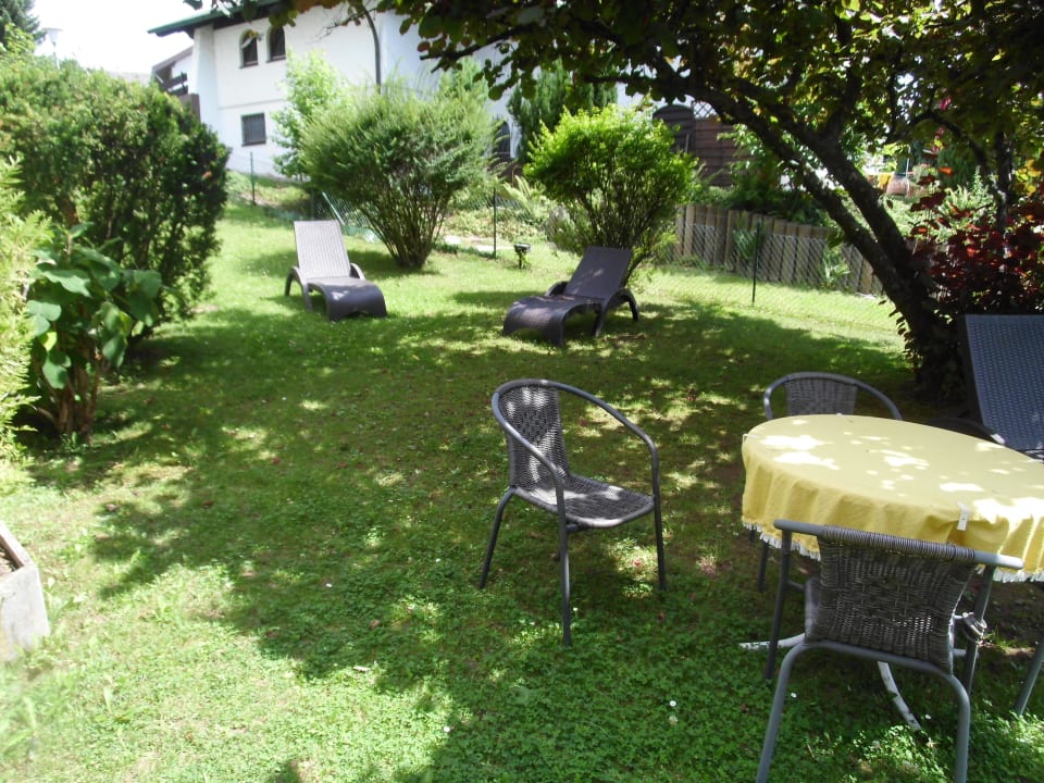 Ruhiger Garten mit Miniteich Hotel-Resort Waldachtal