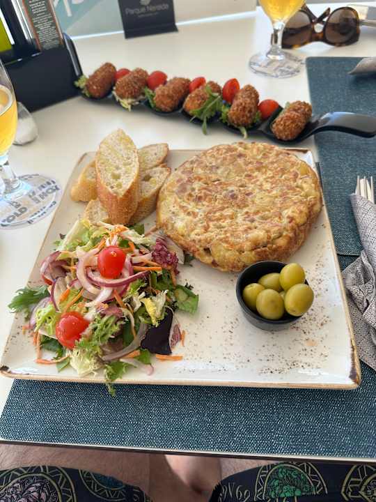 Gastro Parque Nereida Suites Hotel