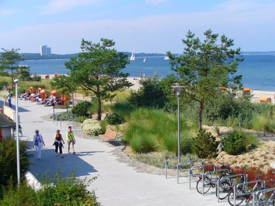 Blick vom Balkon auf die neue Uferpromenade Mein Strandhaus