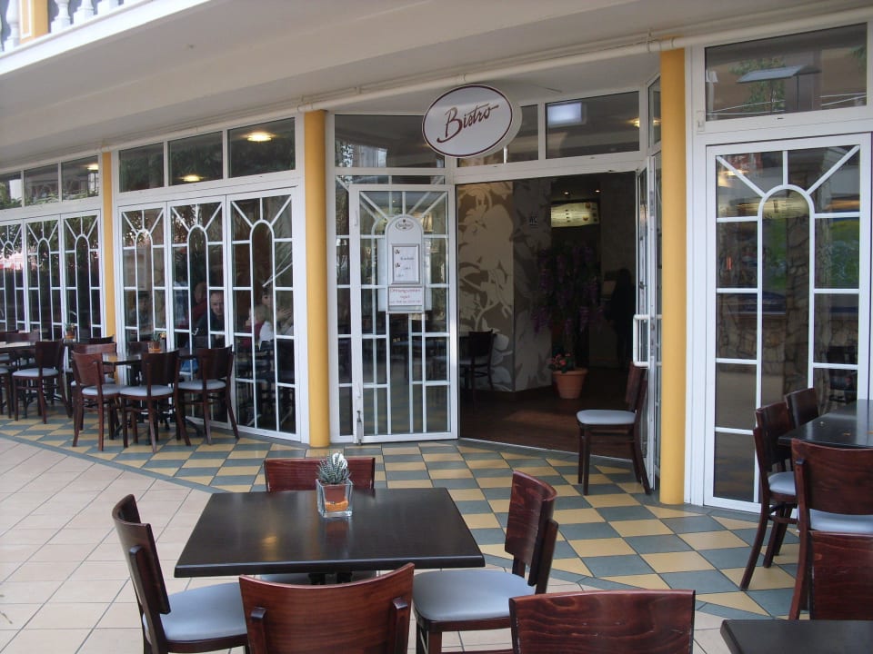 Bistro in der Galerie Ferienwohnungen Ferienpark Weissenhäuser Strand