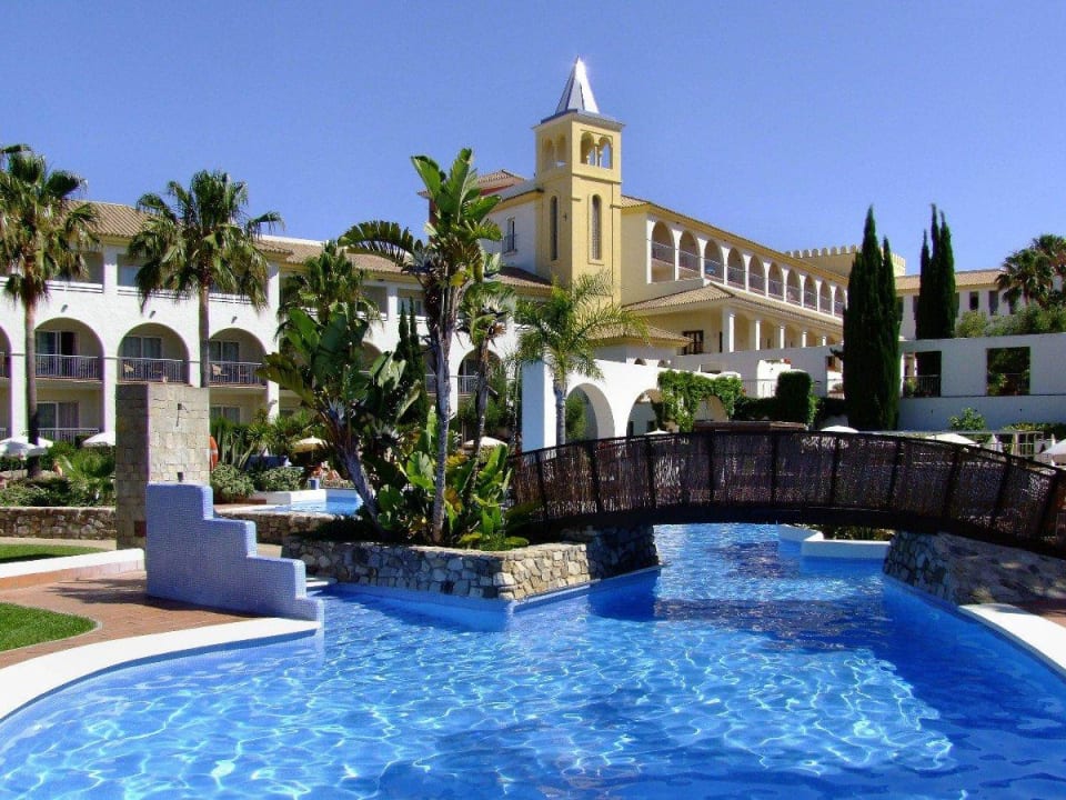 Poolbereich vom Hotel Fuerte Conil-Resort