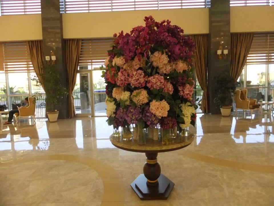 Deko im Eingang           Hotel Royal Garden Beach