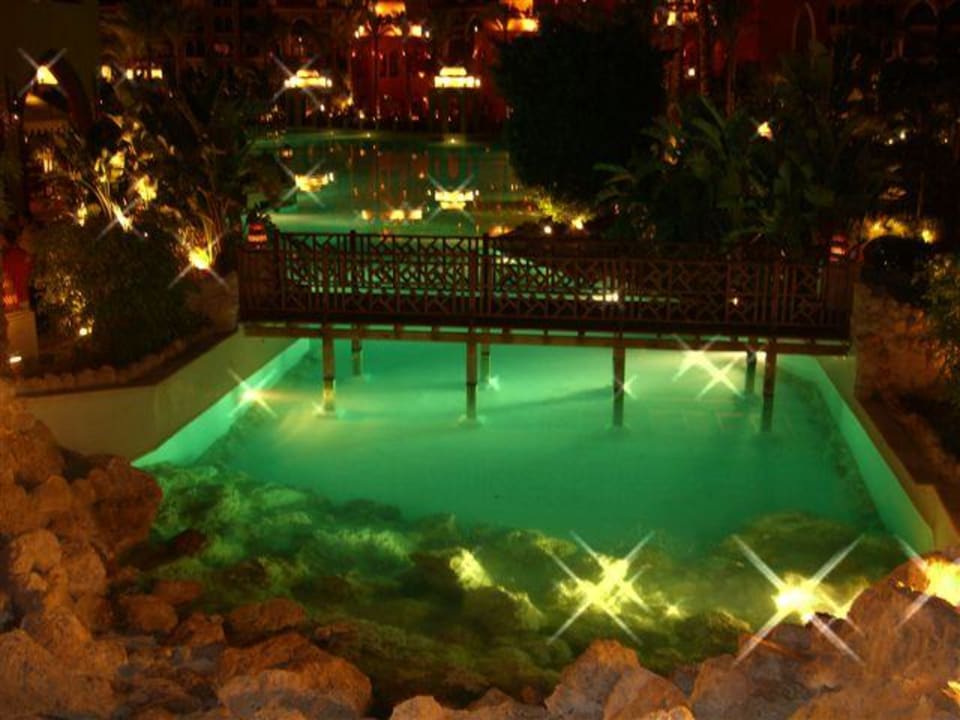 Pool bei Nacht Makadi Palace