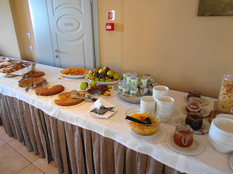Frühstücksbuffet Grand Hotel Forlì