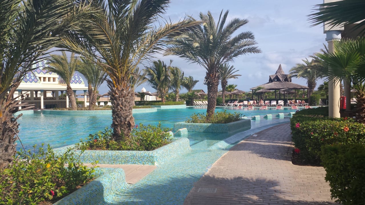 Zwembad Hotel Riu Karamboa