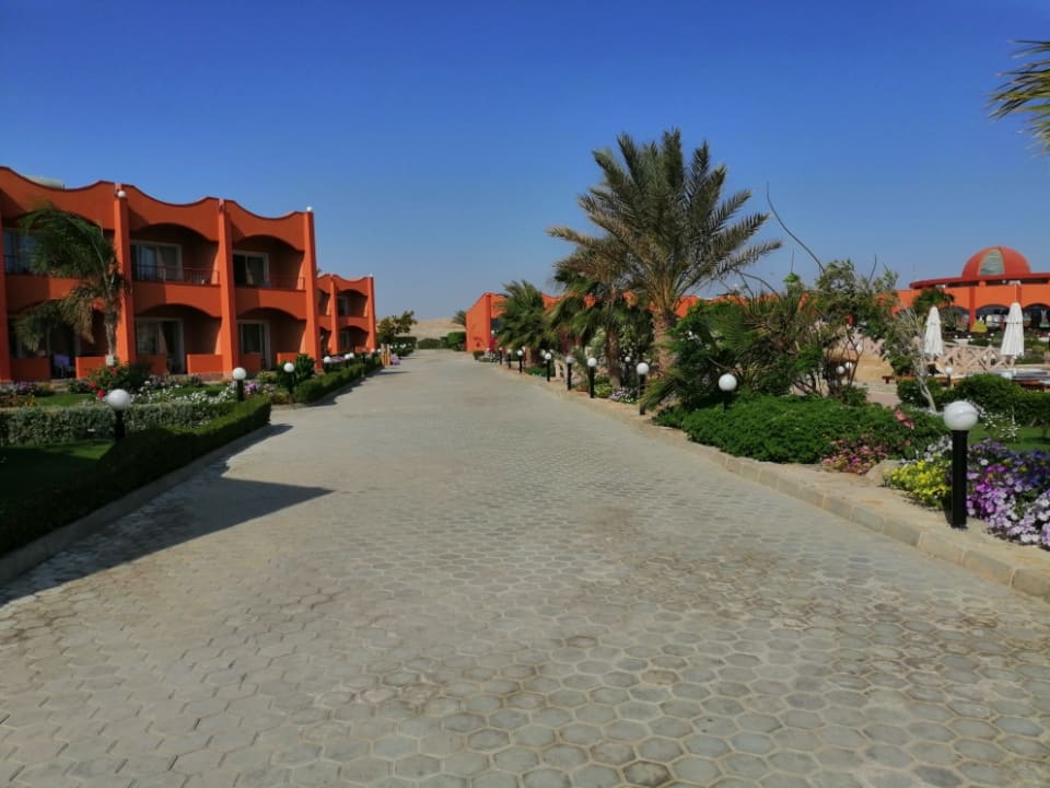 Gartenanlage Three Corners Happy Life Beach Resort