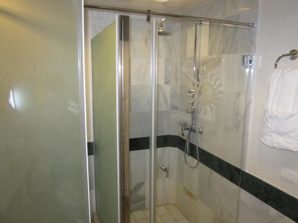 Dusche und WC Bahia Principe Luxury Esmeralda