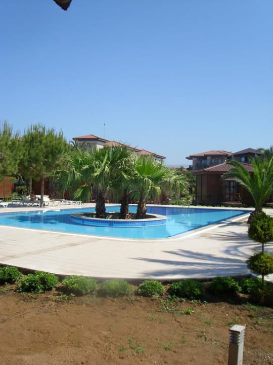 Pool vor dem Zimmer Calimera Serra Palace
