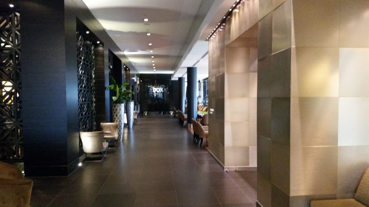 "Catwalk" von Lobby zu Restaurant/Bar Hotel Hyatt Regency Düsseldorf