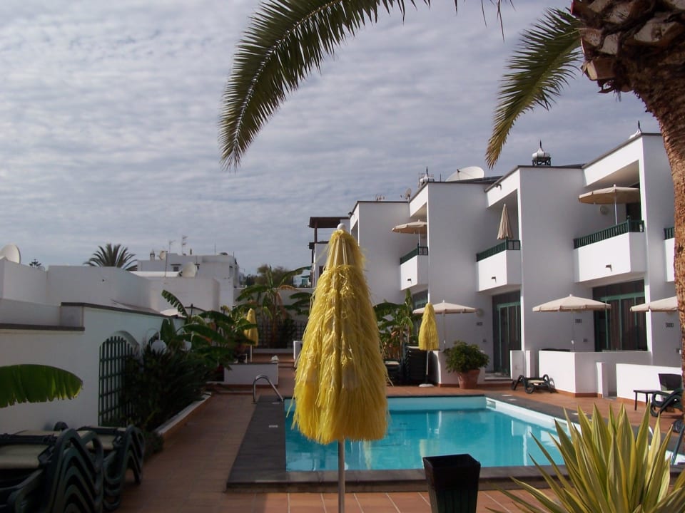 Blick in die Anlage mit Pool Apartamentos La Tegala