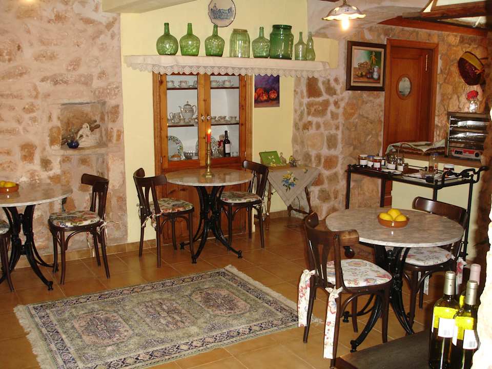 Frühstücksraum bei schlechtem Wetter Finca Son Marimon