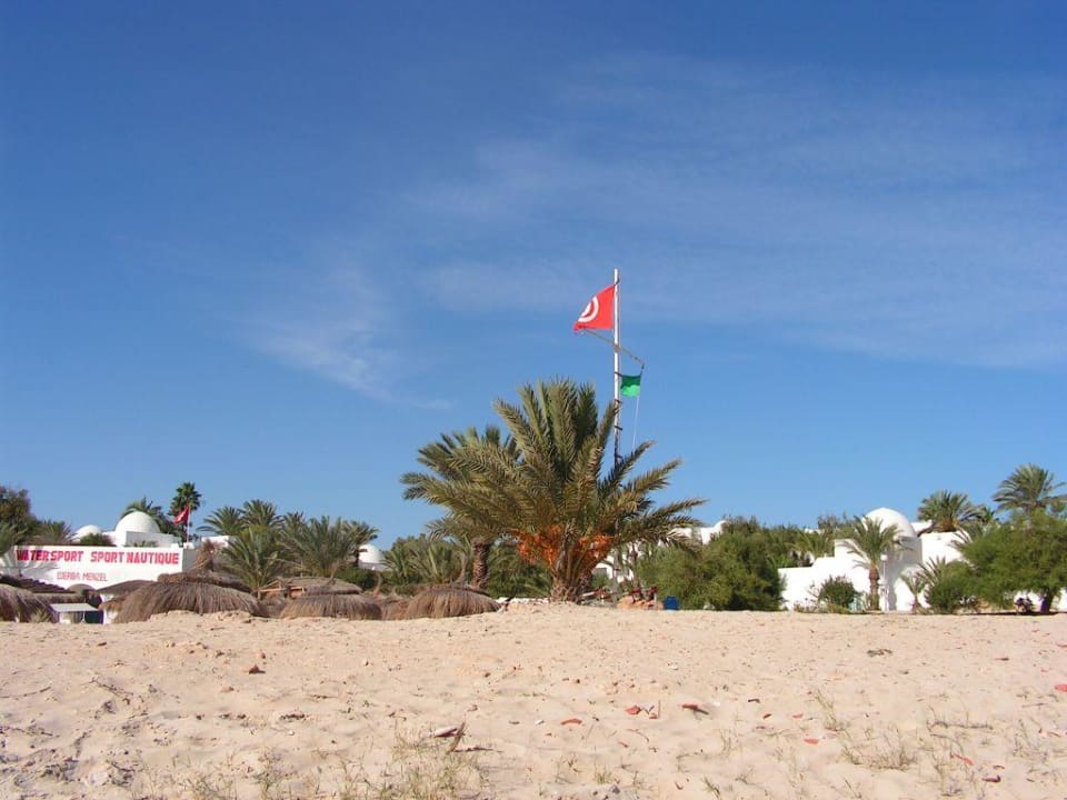 Aufnahme vom Strand Richtung Bungalow Hotel El Mouradi Djerba Menzel