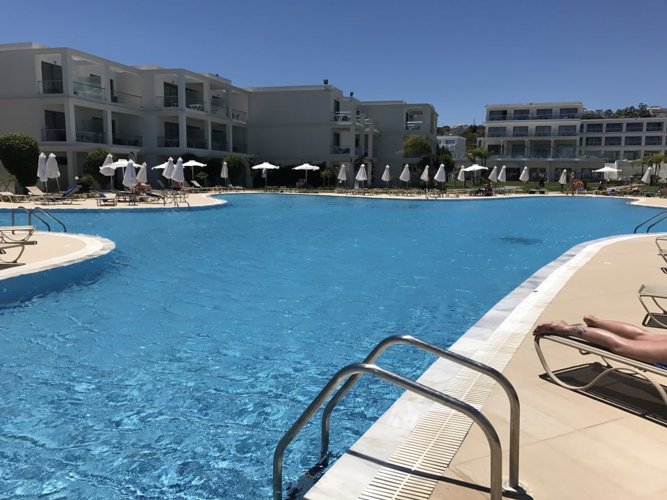 Pool Asterias Beach Resort