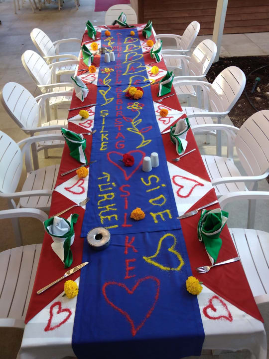 Gastro Well Palace Side