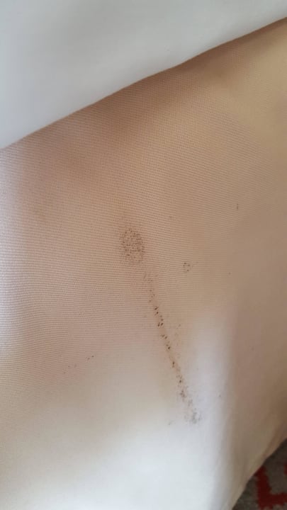 Flecken auf dem Bett Hard Rock Hotel Penang