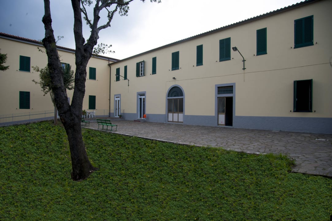 Entrata Casa per ferie Istituto S.Giuseppe Cavo  istituto San Giuseppe