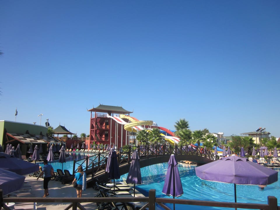 Blick auf den Rutschenturm Siam Elegance Hotels & Spa