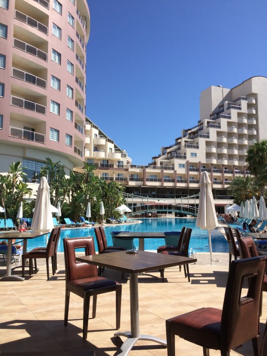 Außenansicht Saturn Palace Resort Hotel