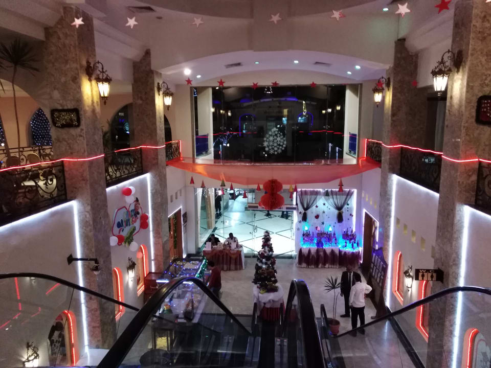 Lobby Hotel Titanic Palace