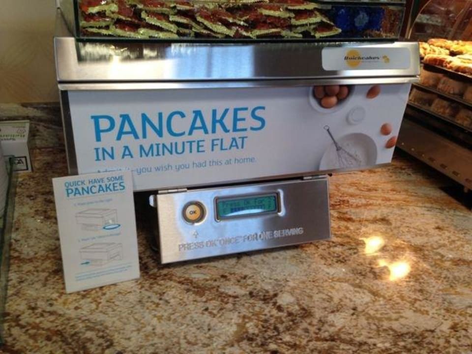 Büffet Holiday Inn Express Hotel & Suites - Hollywood Walk of Fame