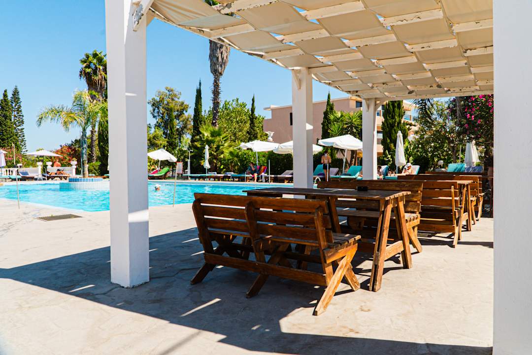 Pool Hotel Ikaros