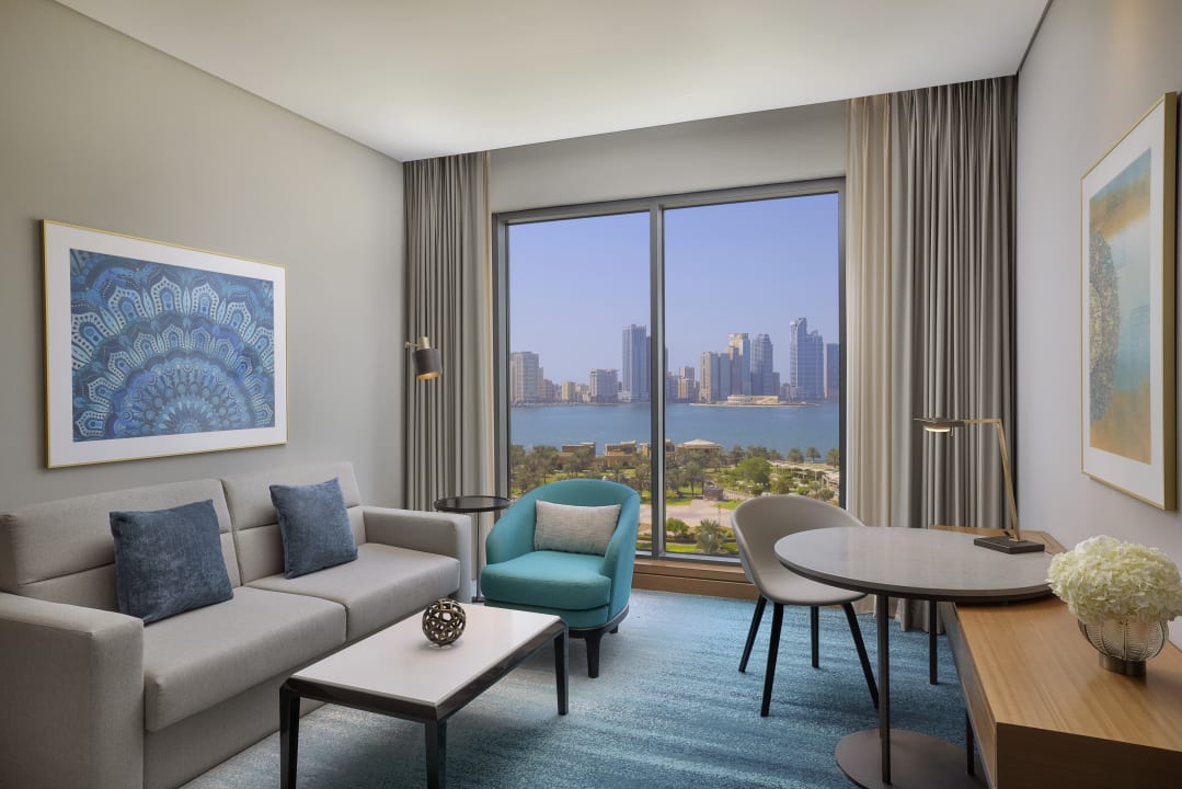 Zimmer DoubleTree by Hilton Sharjah Waterfront Hotel & Residences