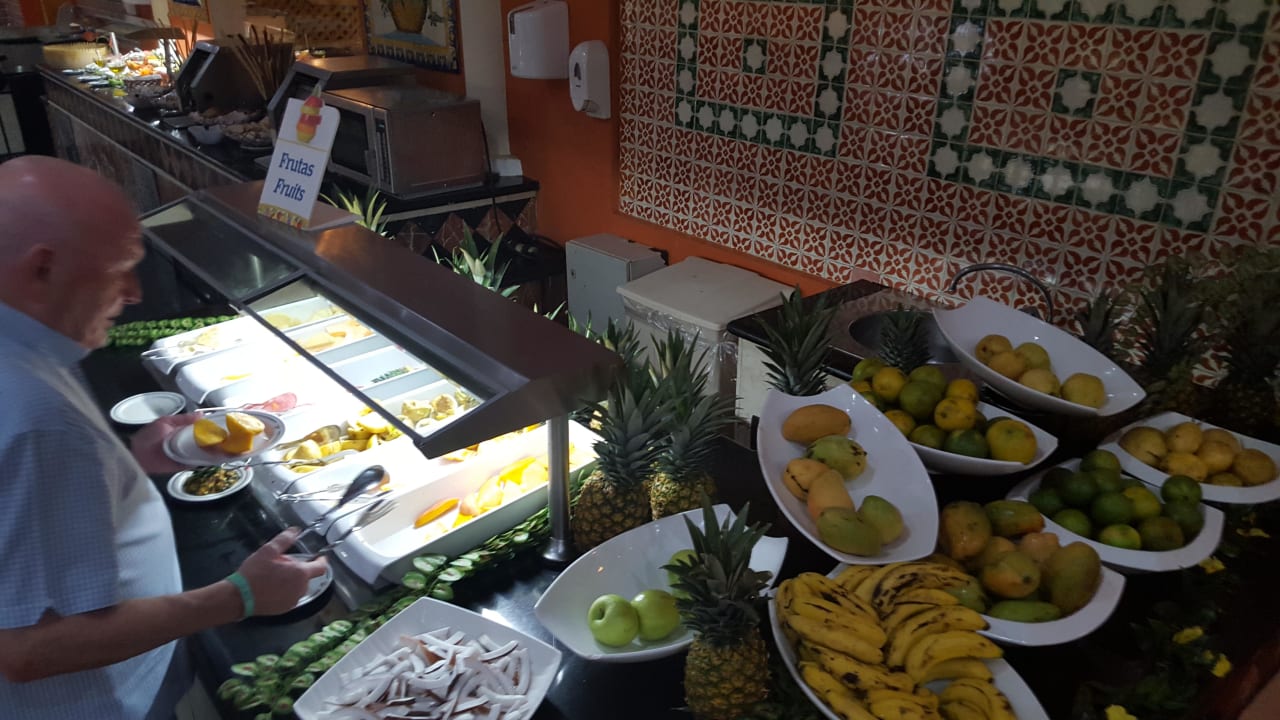 Büffet Iberostar Waves Costa Dorada