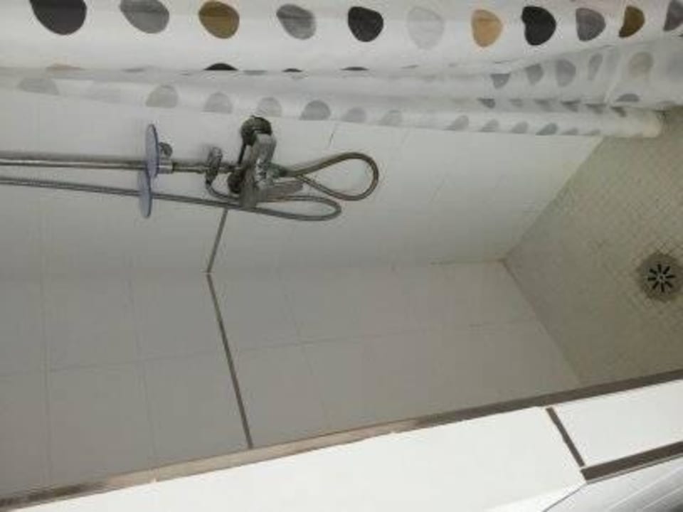 Dusche im unteren Badezimmer Ferienwohnung Carrer de les Aguiles