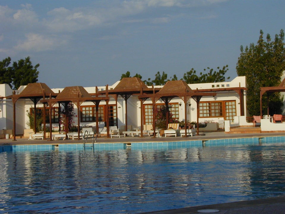 Pool Menaville Safaga