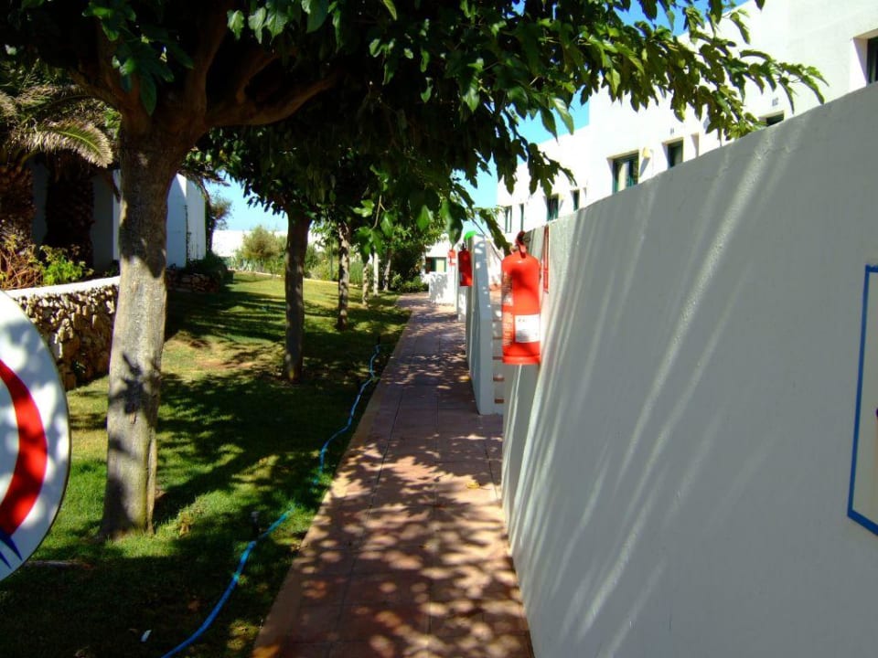 Überall Feuerlöscher Beach Club Hotel-Apartments