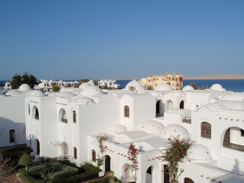 Blick über die Dächer zur Villa Arabella Azur Resort