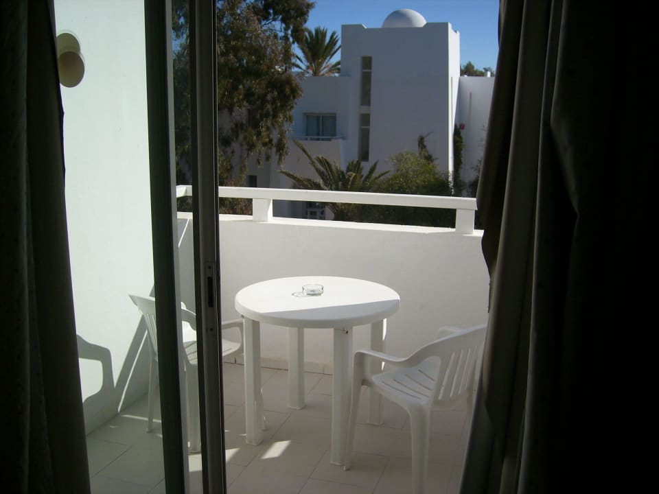 Balkon von Zimmer 14 im Menzel Hotel El Mouradi Djerba Menzel