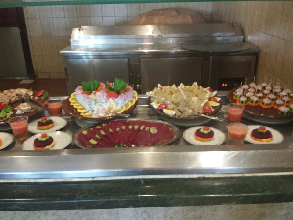 Fertige kleinere Salatebuffet Titanic Resort & Aqua Park