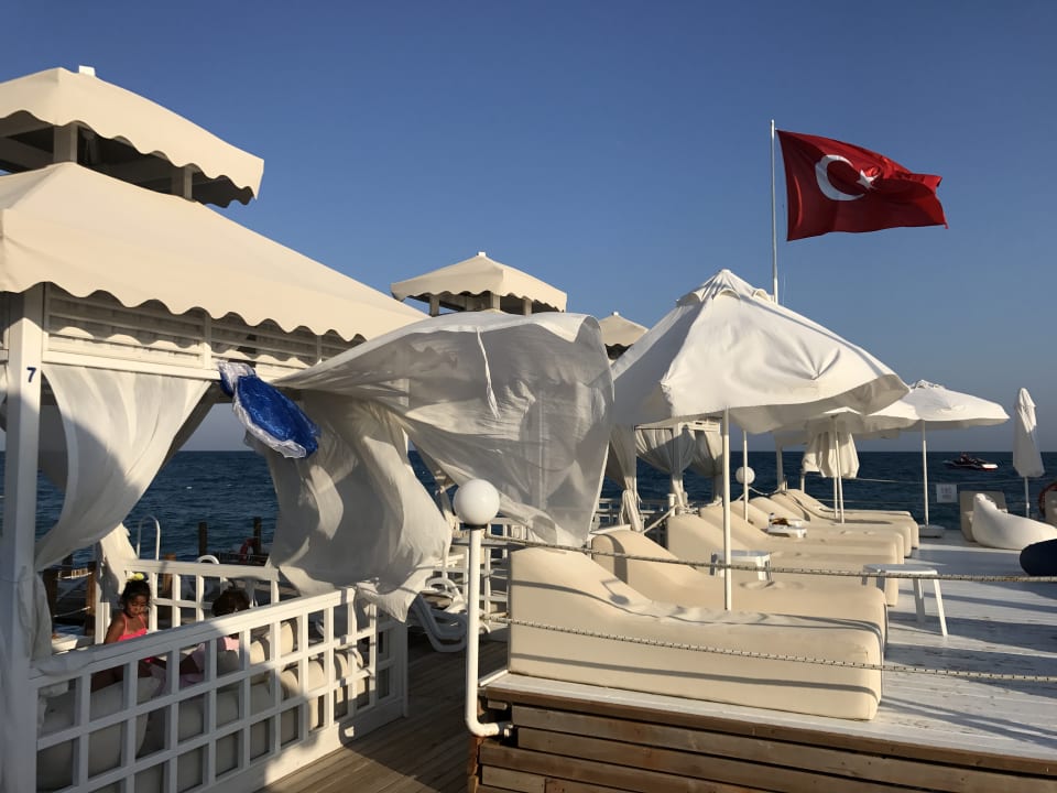 Strand Titanic Deluxe Lara