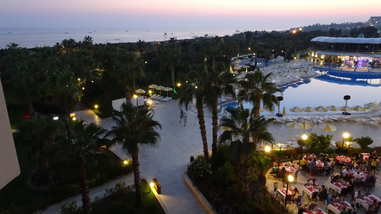 Blick vom Zimmer-Balkon (3. Etage) VONRESORT Golden Coast