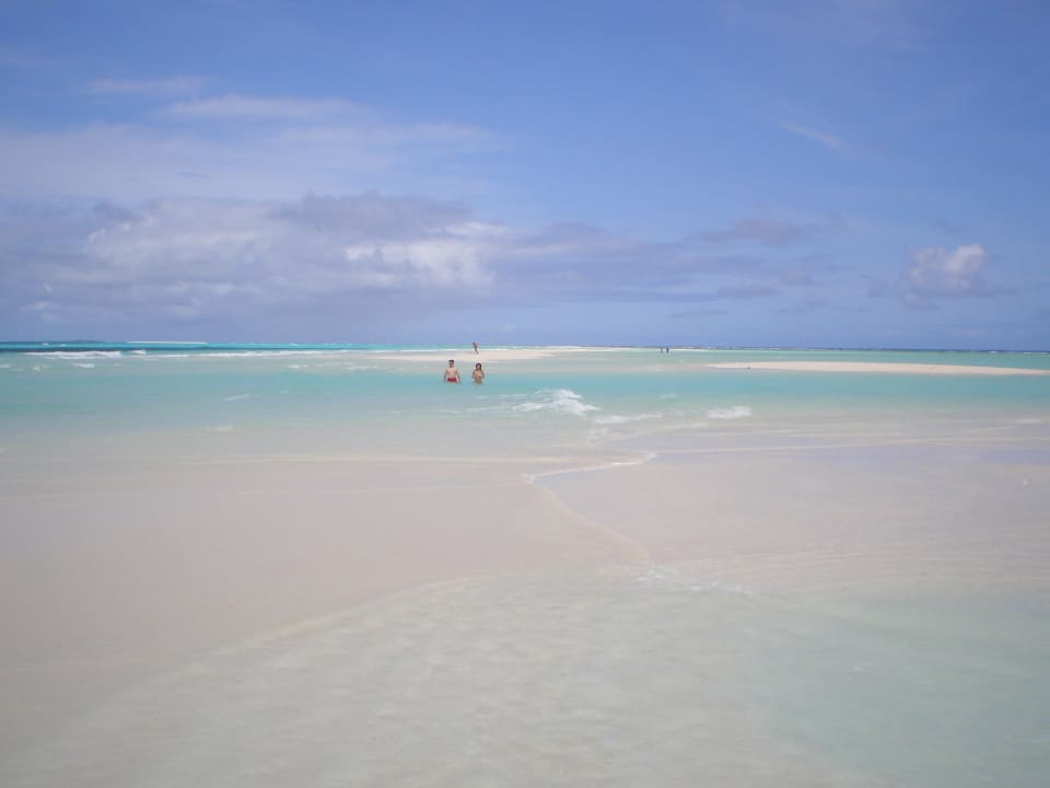 Sandbank Kuredu Island Resort & Spa