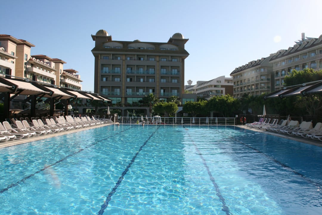 ...von Poolseite Aydinbey Kings Palace & Spa