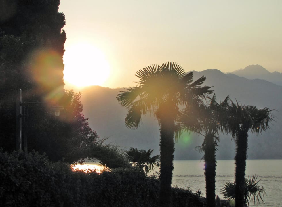 Sonnenuntergang auf der Terrasse Hotel Castello Lake Front