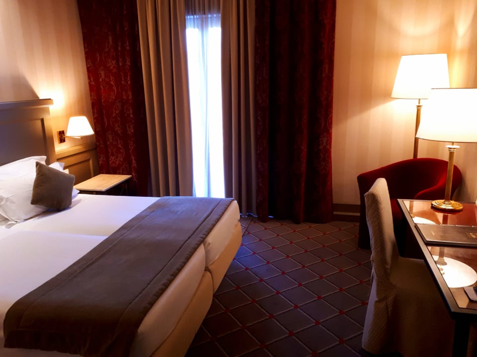 Zimmer Hotel De La Paix