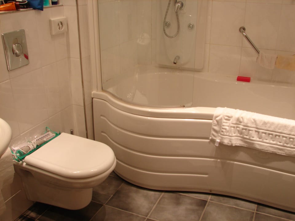 Dusche und Bad Hotel Marina