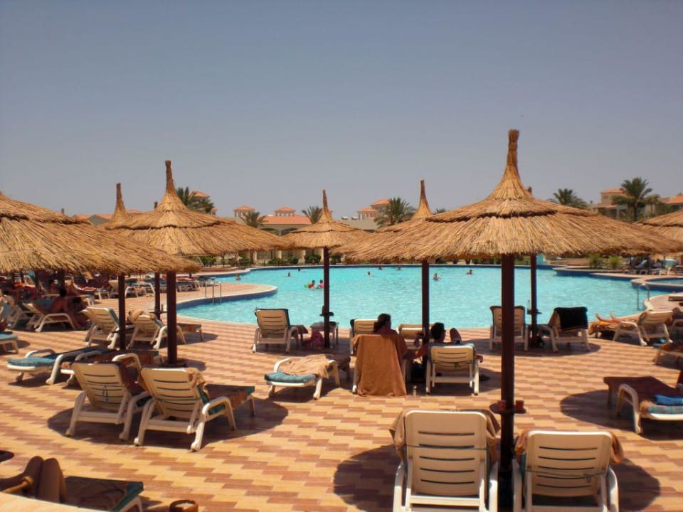 Pool am Restaurant Castello Pickalbatros Dana Beach Resort - Hurghada