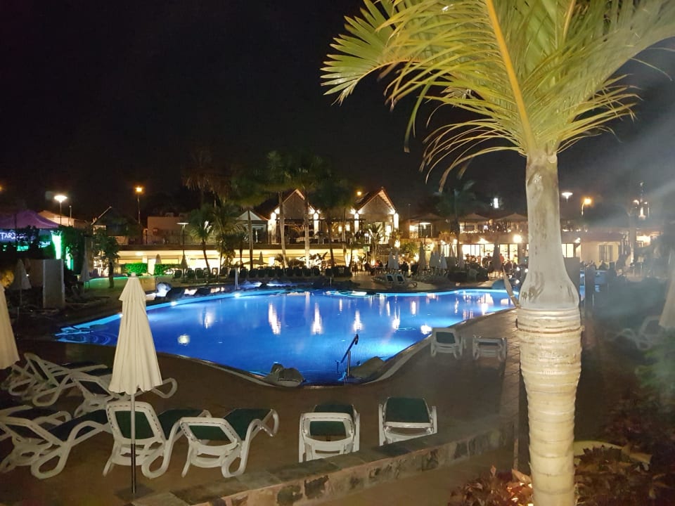 Pool by Night allsun Hotel Esplendido