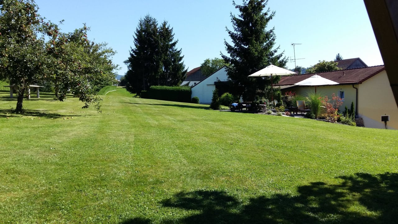 Sehr schöne große Gartenanlage Landhotel Brandlhof