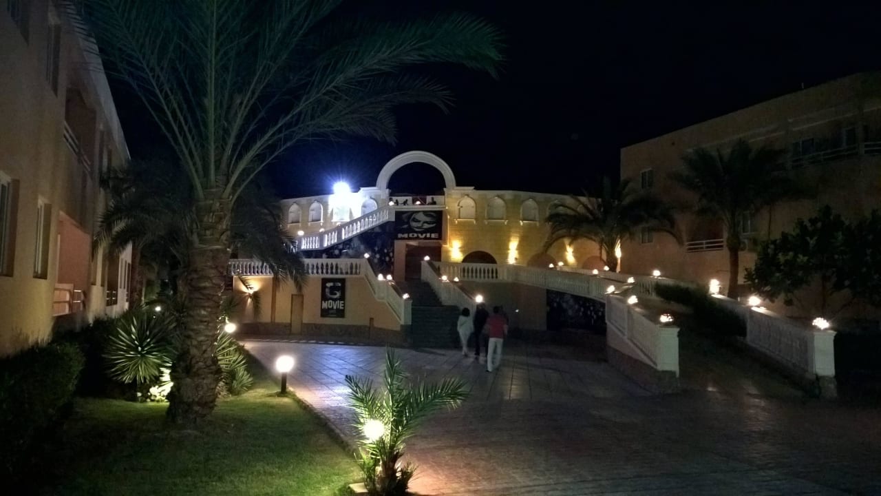 Das Theater Golden Beach Resort