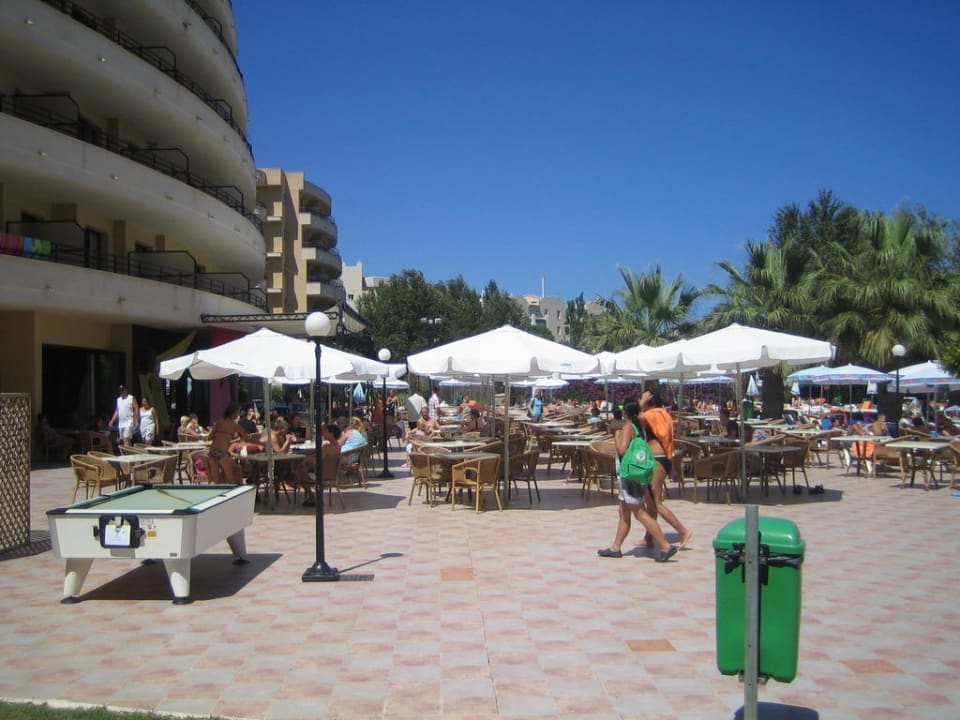 Am Pool allsun App.-Hotel Orient Beach