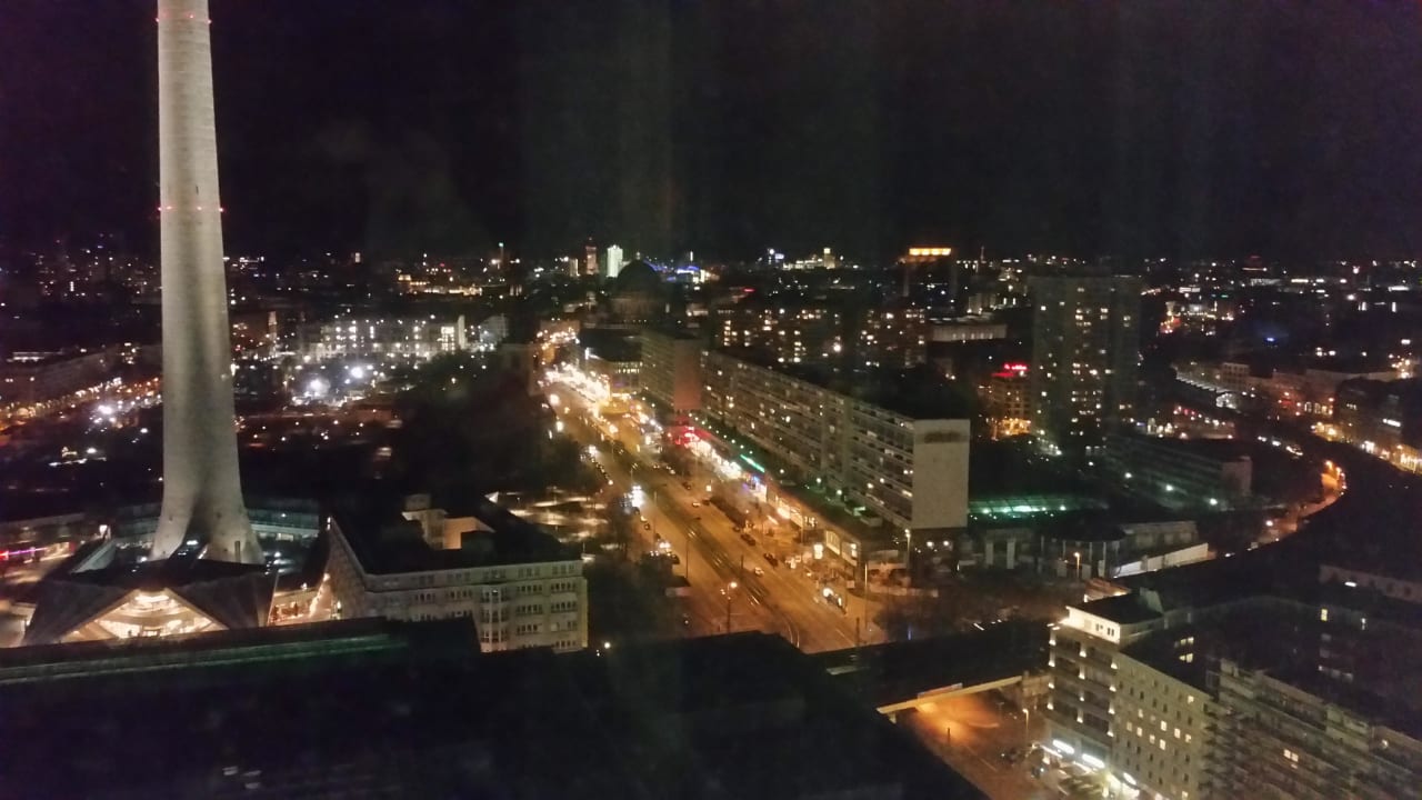 Ausblick aus dem Zimmer 27.stock  Park Inn by Radisson Berlin Alexanderplatz